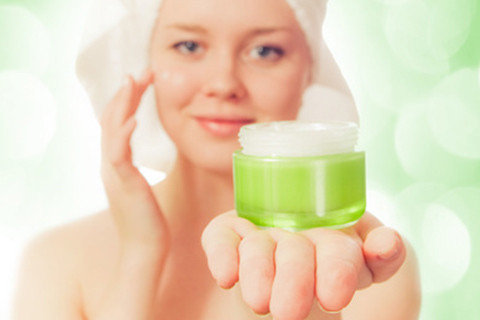 Crèmes, soins et lotions visage pour le confort des peaux très sèches